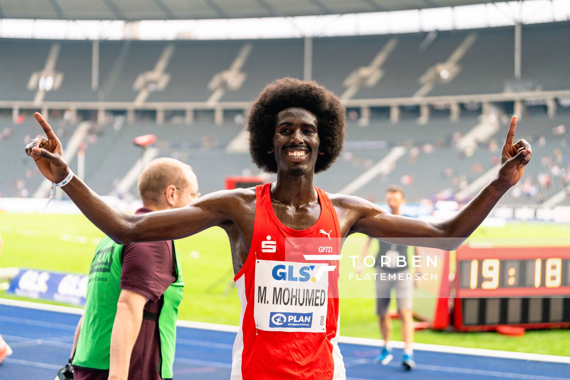 Deutscher Meister ueber 5000m Mohamed Mohumed (LG Olympia Dortmund) waehrend der deutschen Leichtathletik-Meisterschaften im Olympiastadion am 25.06.2022 in Berlin